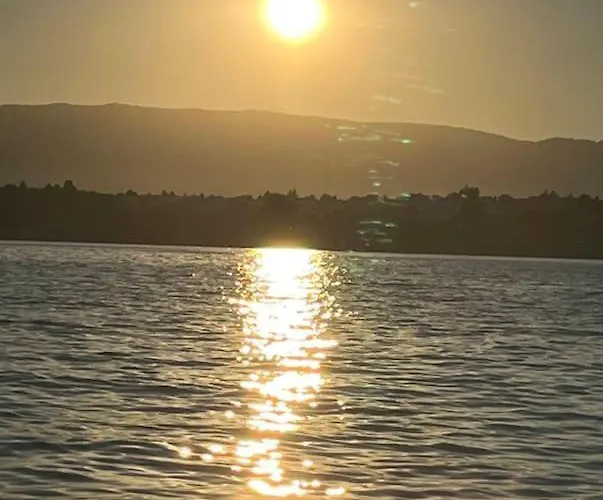 A Deux Pas Du Et De Imd, Ouchy Bel *